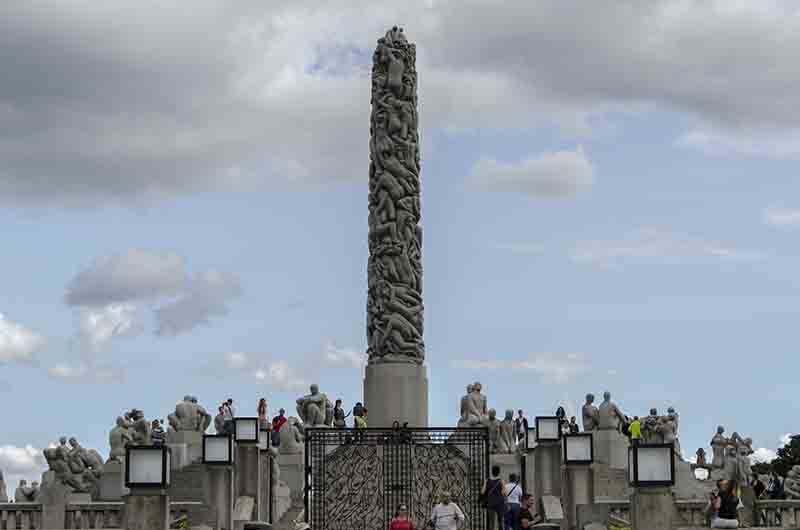 71 - Noruega - Oslo - parque Vigeland - El Monolito